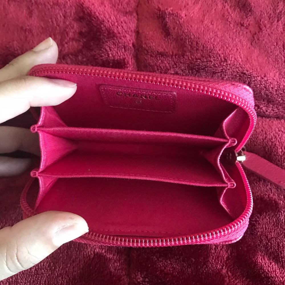 Chanel O-Coin wallet in FUCHSIA!! Boy style - Picture 4 of 7